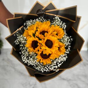 Sunflower Lovers Arrangement – Brighten Your Day with Stunning Sunflowers