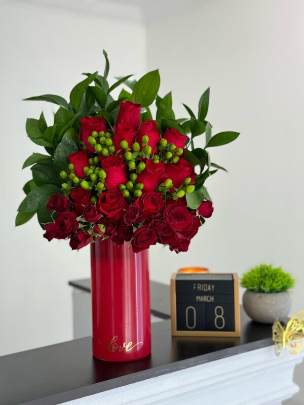 12 Rose Arrangement