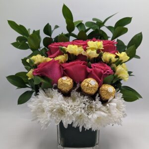 6 Rose Arrangement in Square Vase